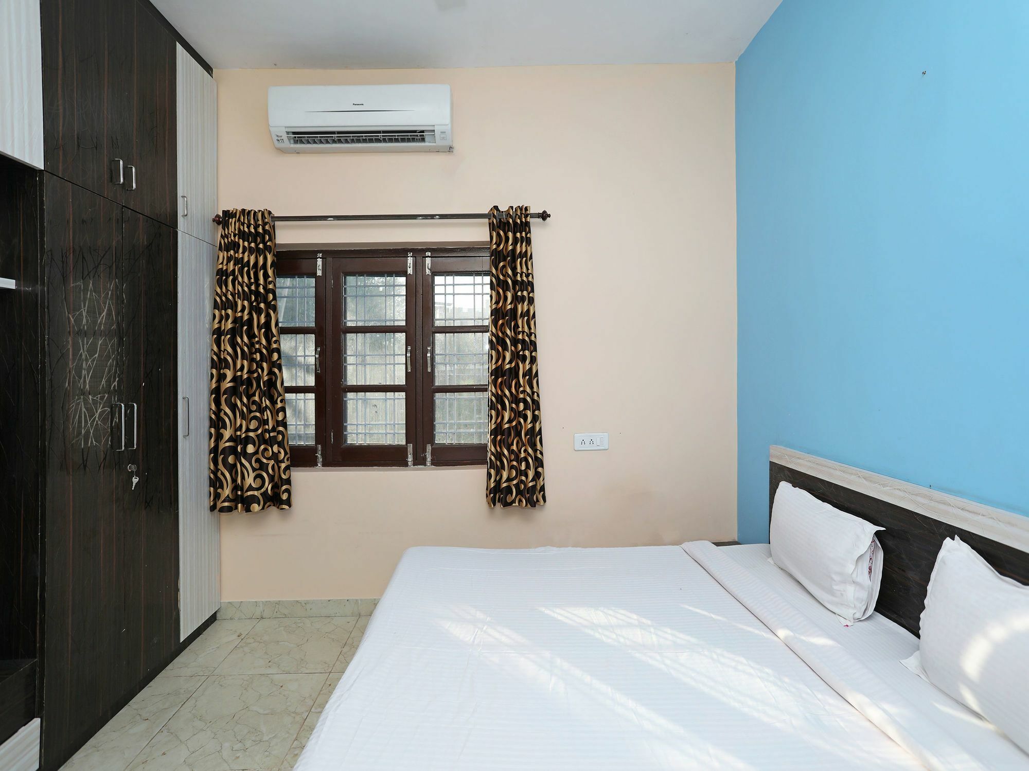 Oyo 10094 Elegant Hiran Magri Apartment