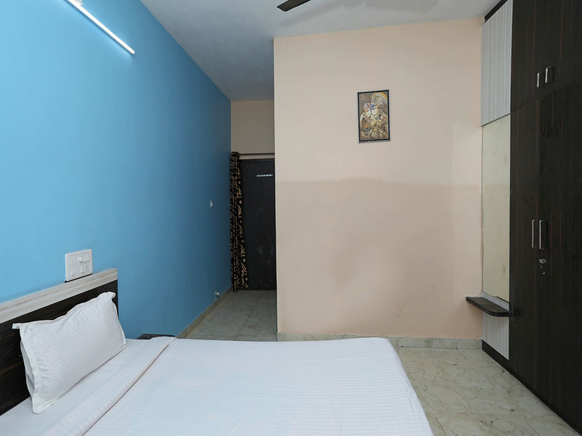 Oyo 10094 Elegant Hiran Magri Udaipur